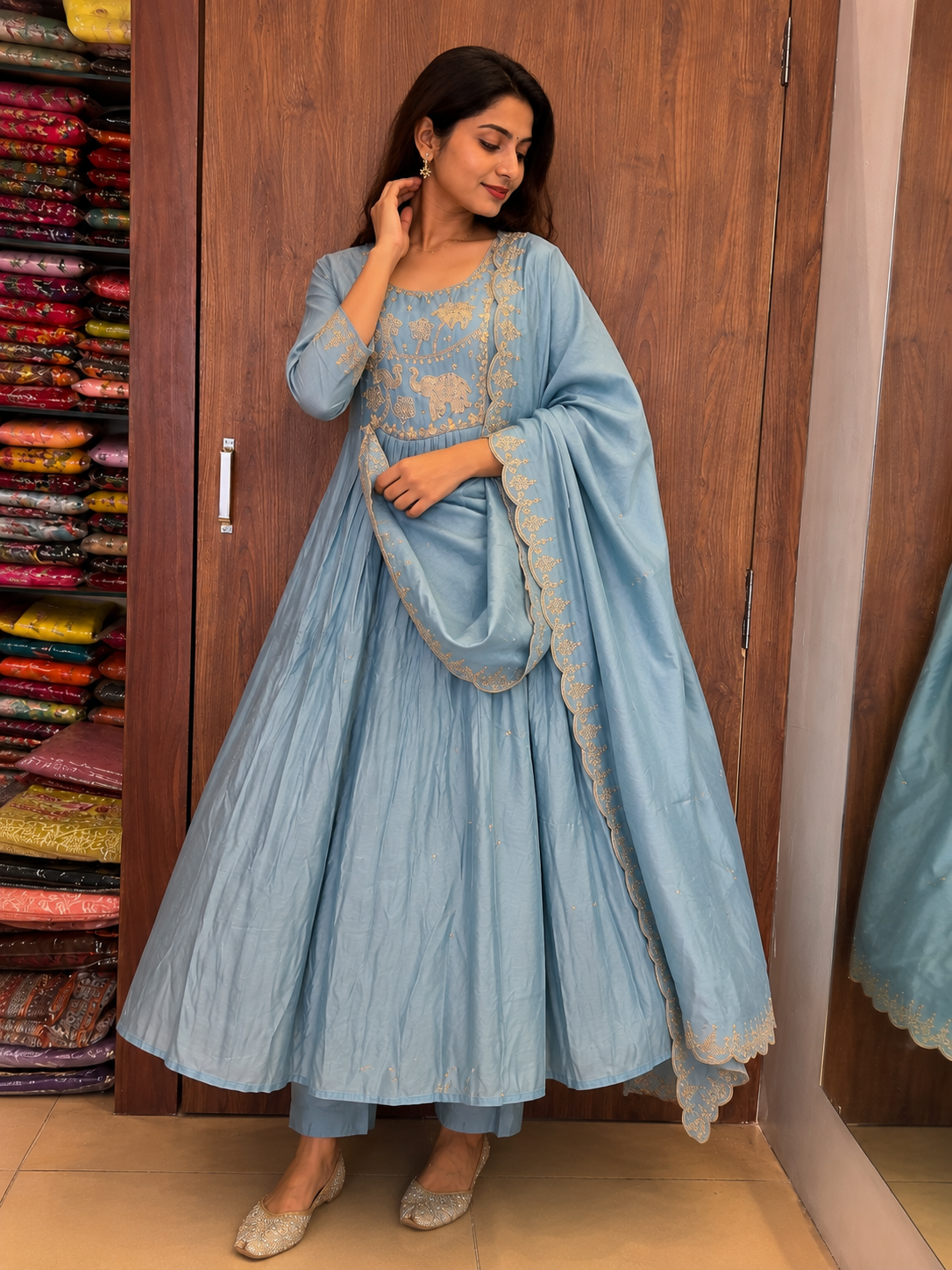 NEEL GAJRJ ANARKALI