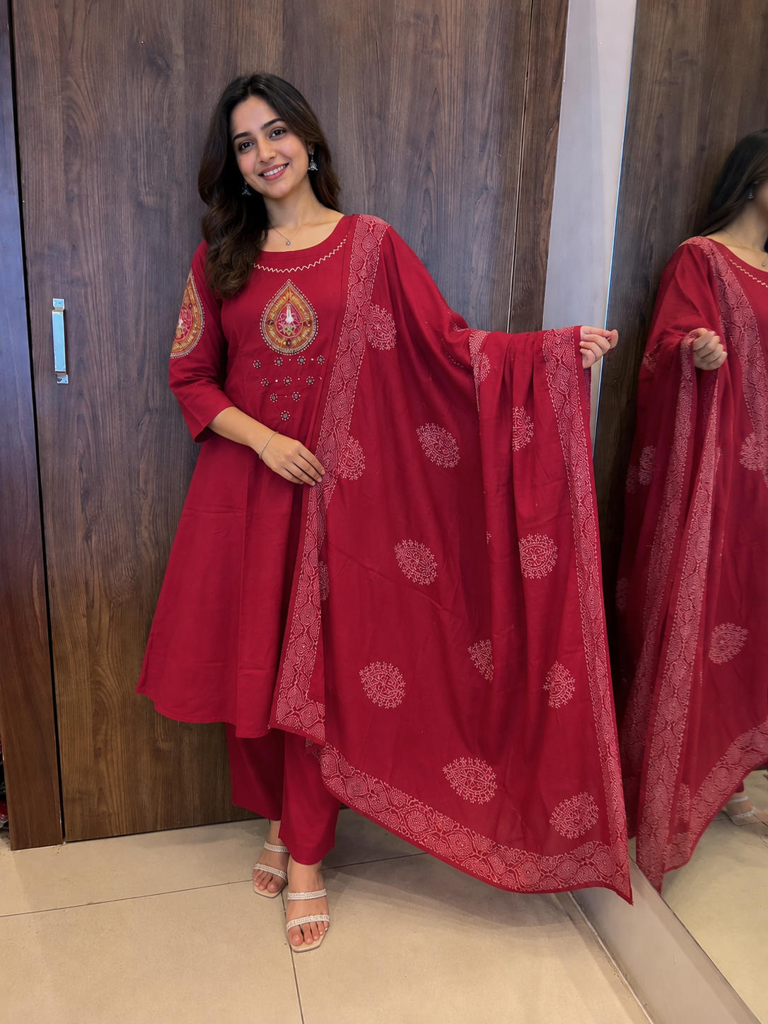 RED GAMTHI DUPATTA SET (#97)