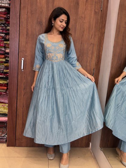 NEEL GAJRJ ANARKALI