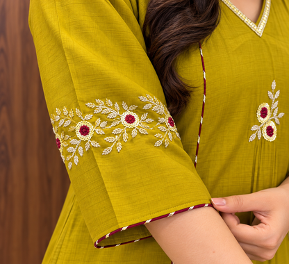 Mustard Bloom – Embroidered Set 🌼(#160)