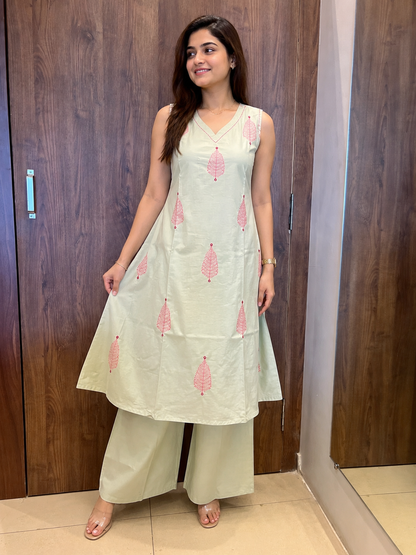 🌿 Pastel Leaf Print A-Line Kurta Set (#104)